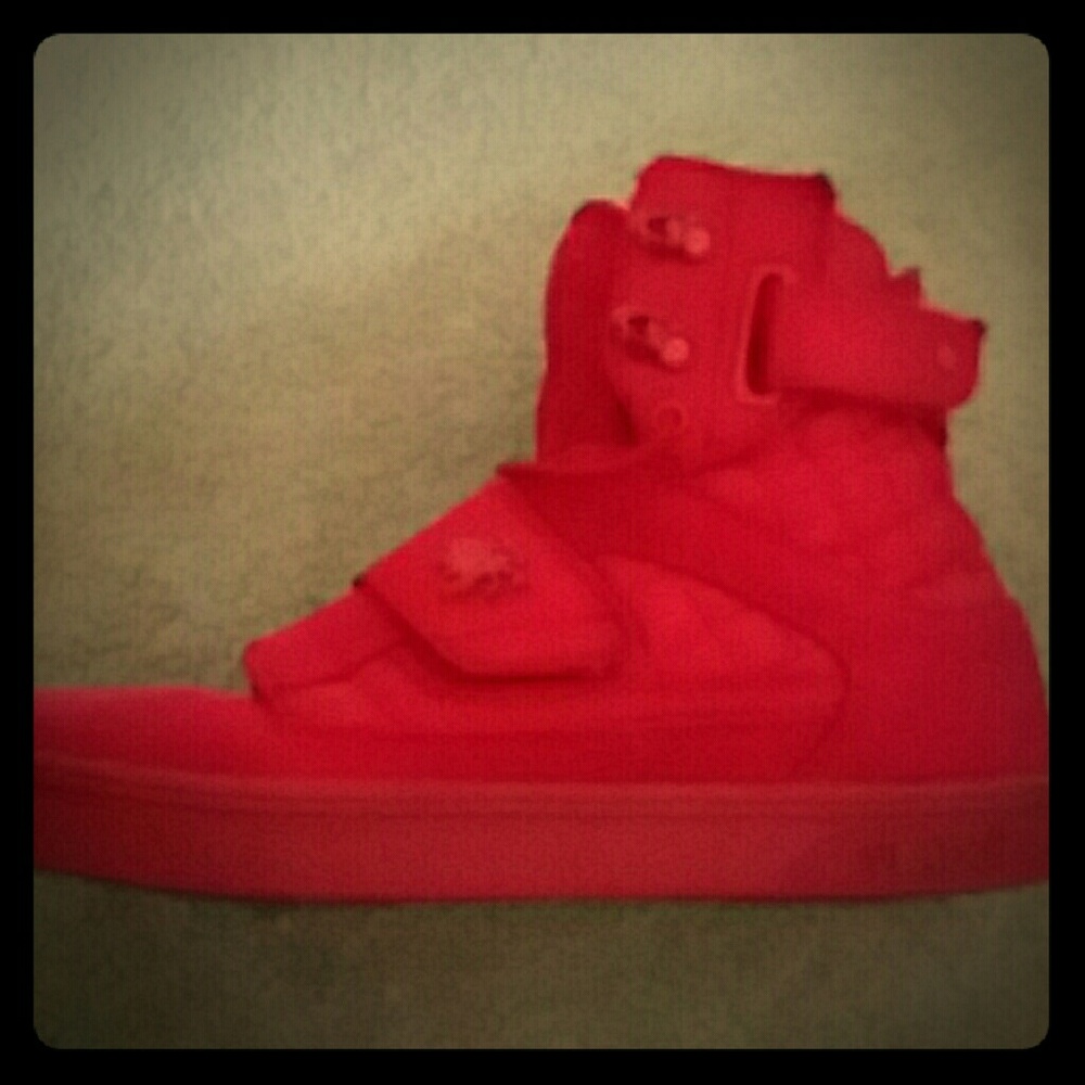 Vlados hightops